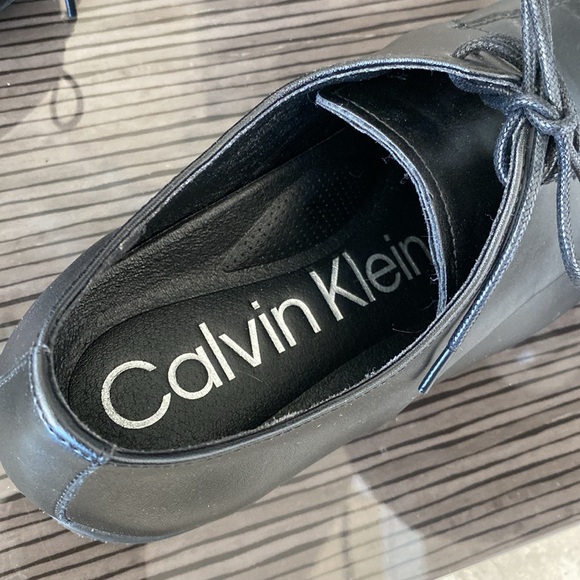 Calvin Klein shoes. Size 8.5 - Picture 7 of 9